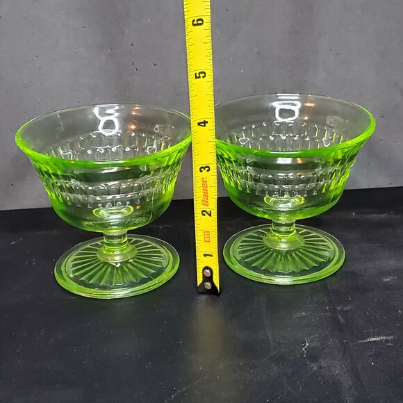 Vtg Anchor Hocking Roulette Vaseline Uranium Sherbet Glasses Set of 2 - Picture 4 of 8